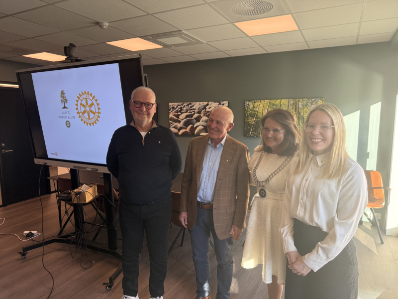 Tre nye medlemmer tatt opp i Larvik Rotary